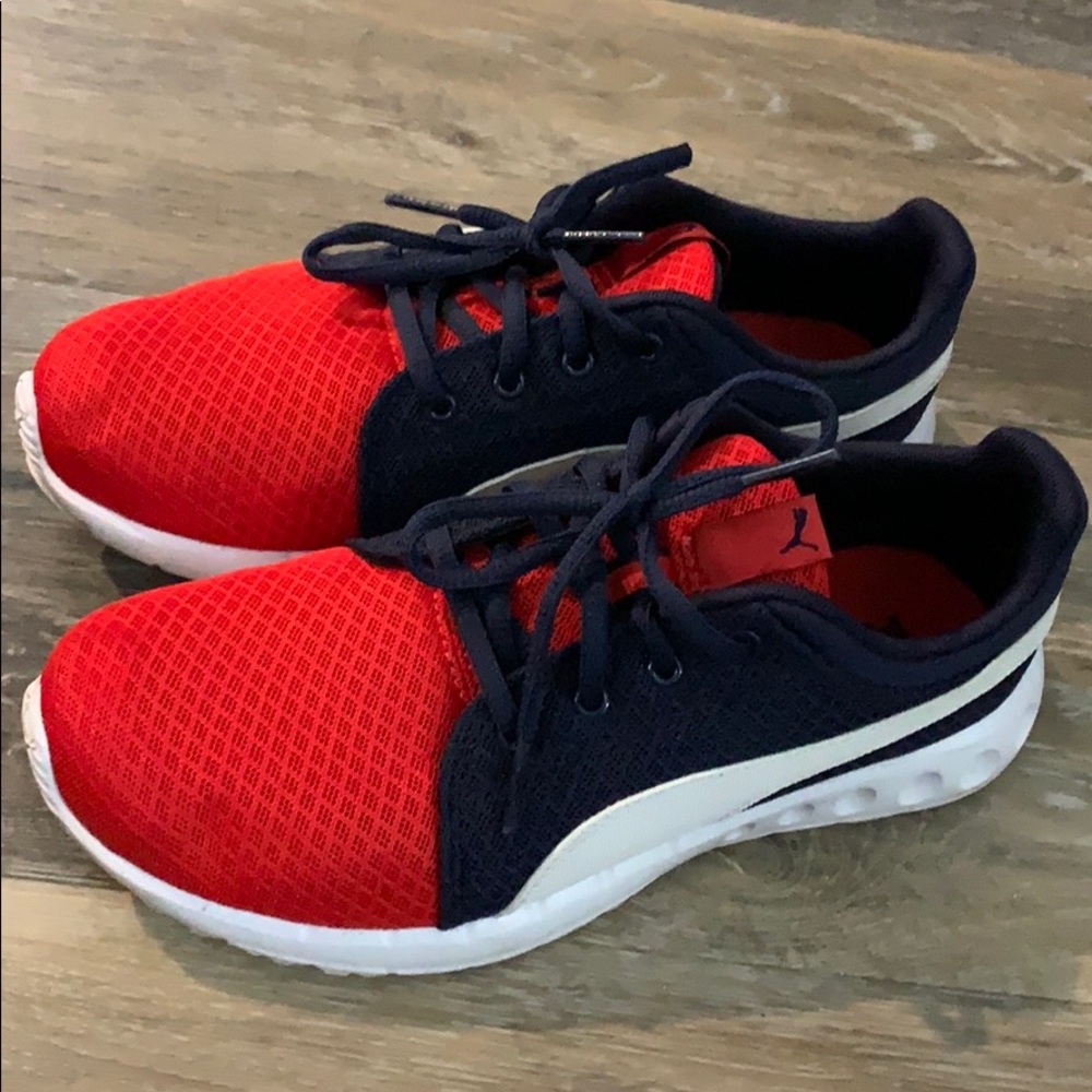 PUMA SNEAKERS